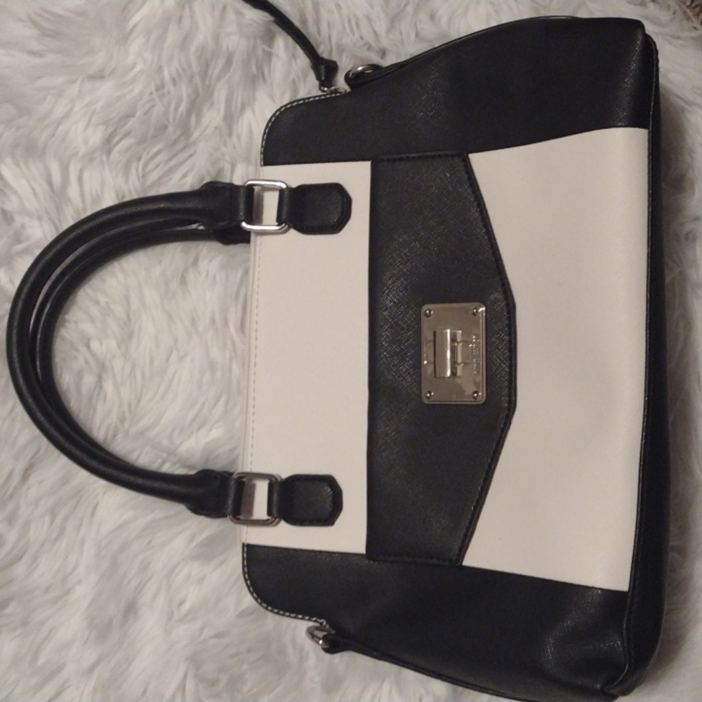 Nine West handbag Med size Color Block purse Like New!